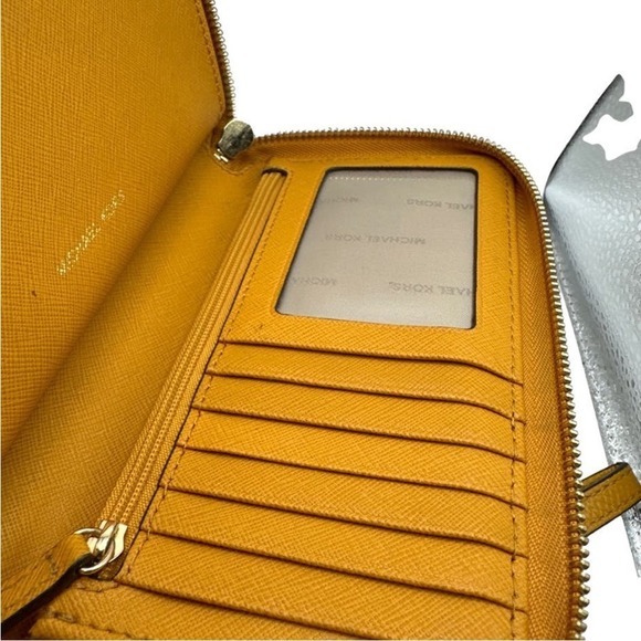 MICHAEL KORS Zipper Around Wallet - Picture 7 of 11